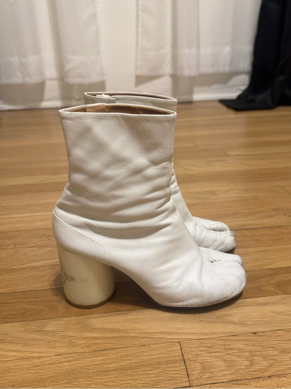 Maison Martin Margiela Cream Leather Logo Block Heel Ankle Boots - Picture 2 of 4